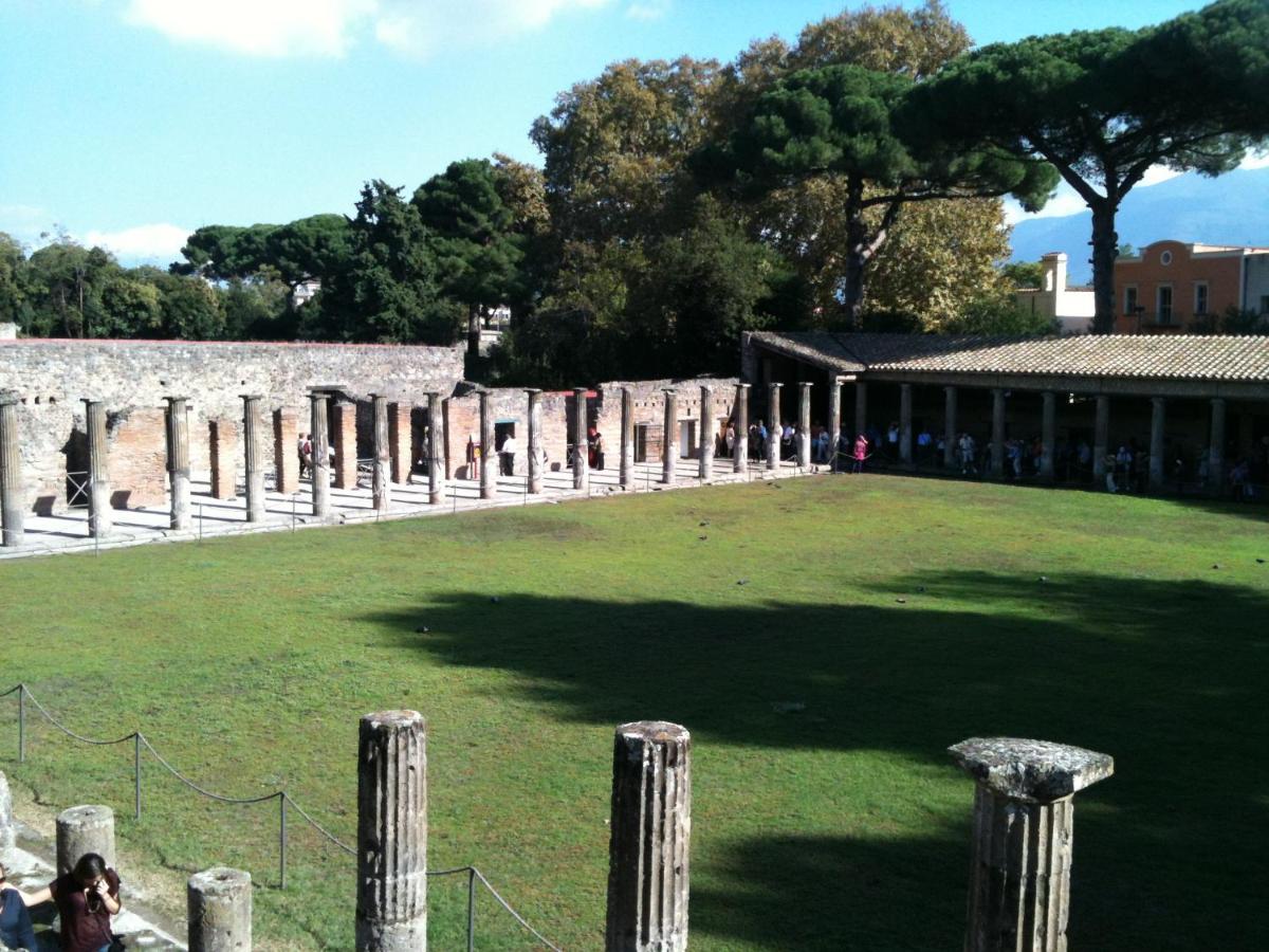 Villa Mena Pompei Exterior foto